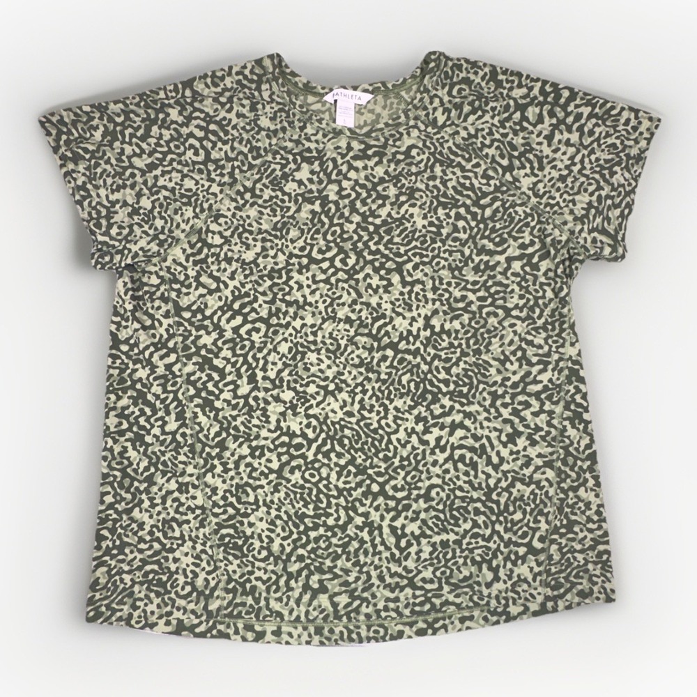 Athleta Ultimate Train Printed Tee Large Athleisure Gym Pullover Top Camo Green